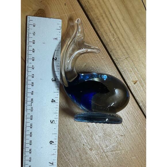 Whale Glass Art Paper Weight. Clear with blue on the inside. - Picture 6 of 6